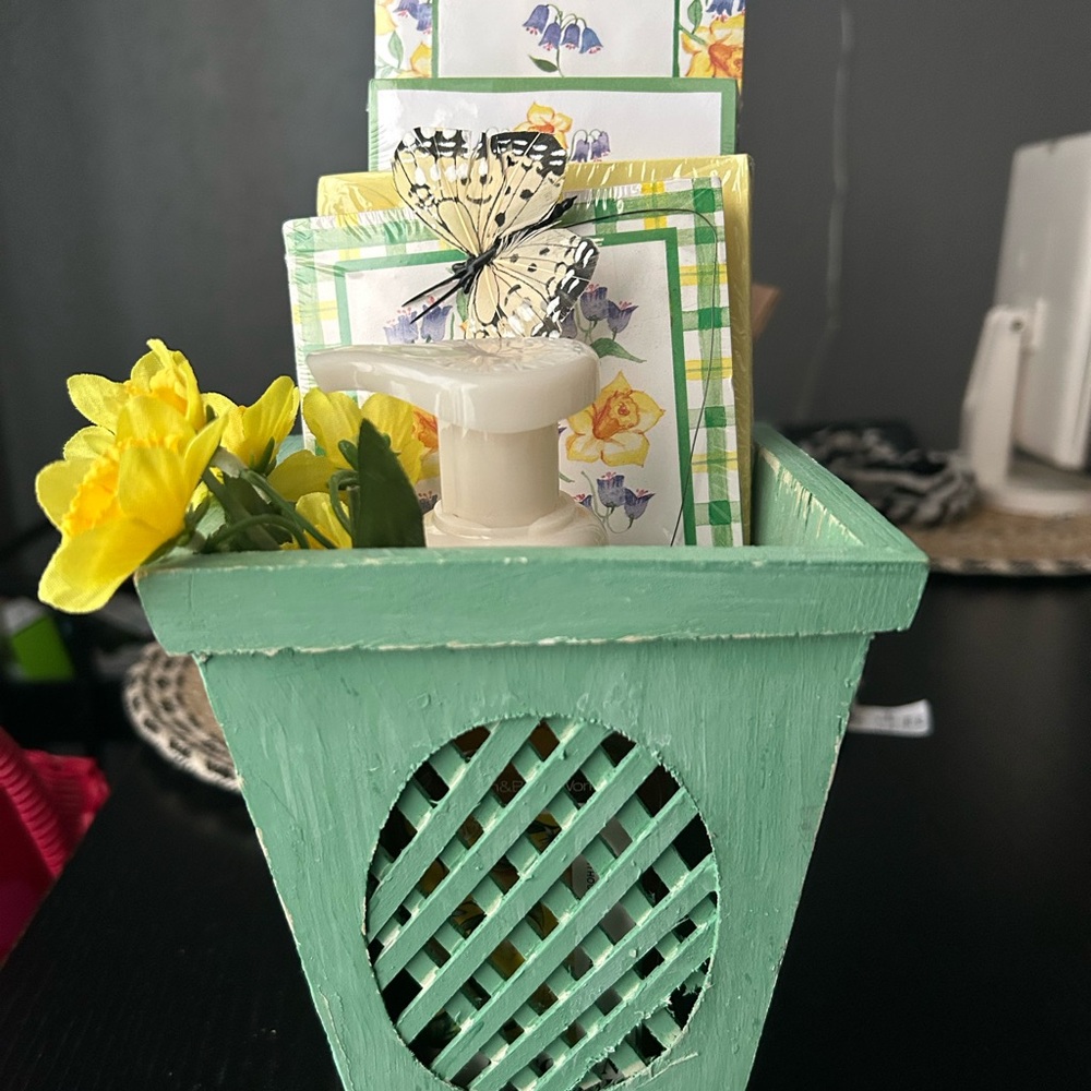 🌸 4 Year Posh Anniversary Floral Celebration Bundle 🌸